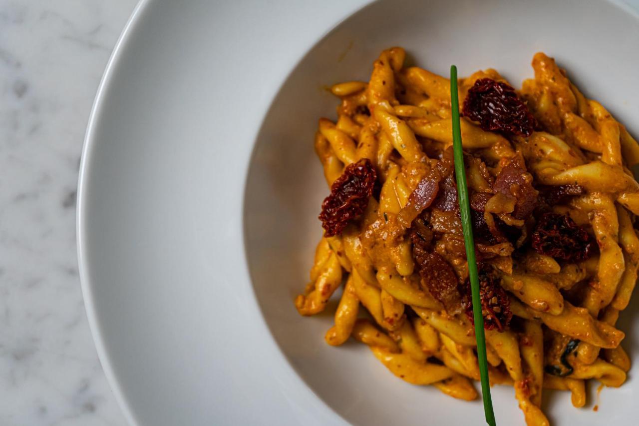 Locanda Moderna Carlambroeus Montevecchia Ngoại thất bức ảnh